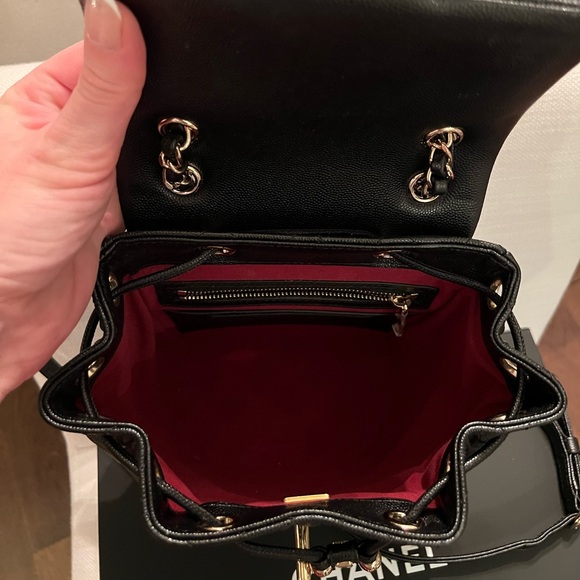 Authentic Chanel caviar backpack - Picture 5 of 7